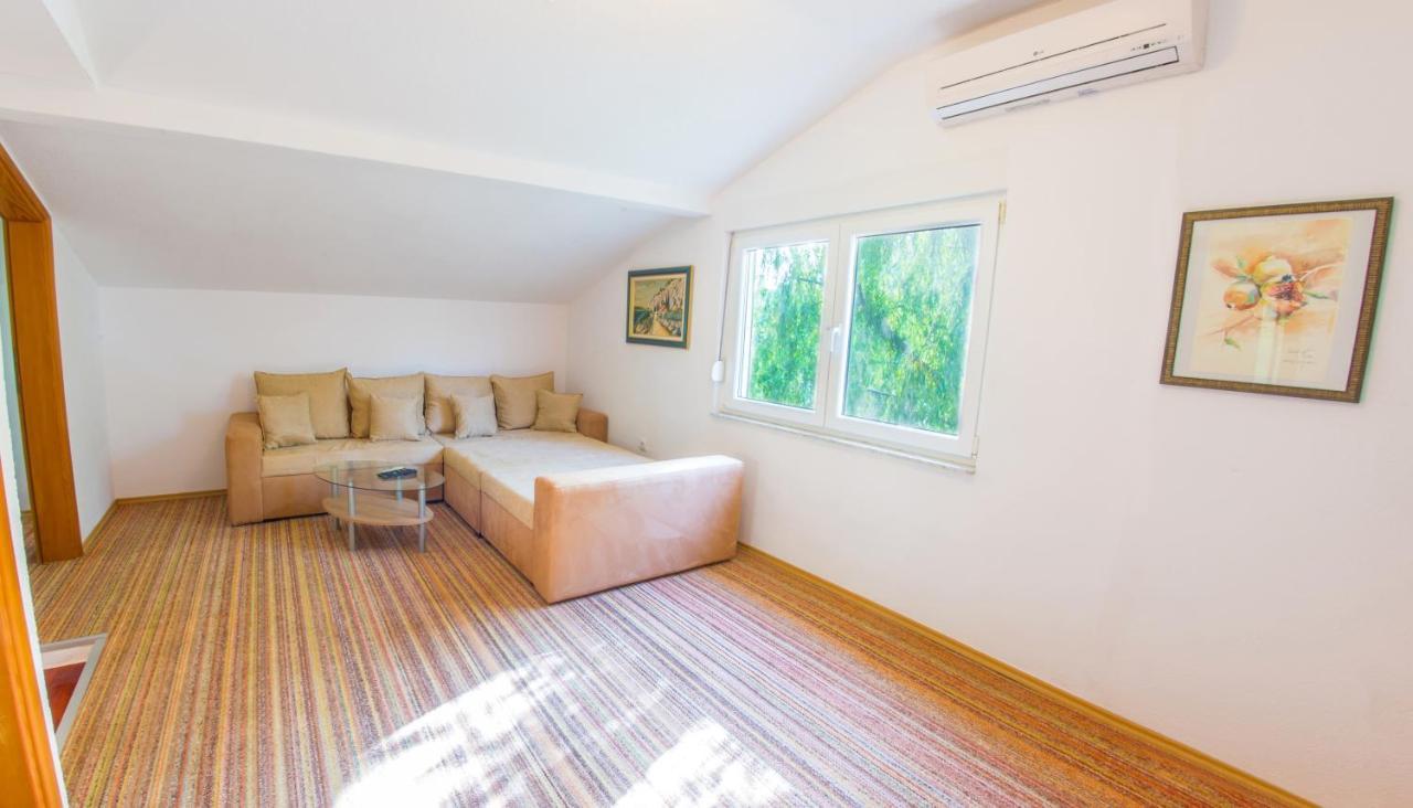 Holiday Home Narona โมสตาร์ ภายนอก รูปภาพ