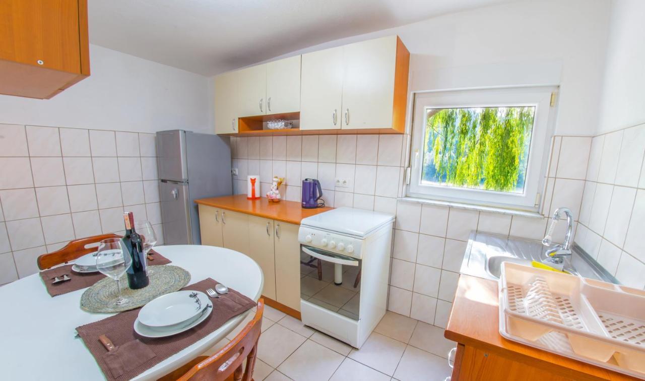 Holiday Home Narona โมสตาร์ ภายนอก รูปภาพ