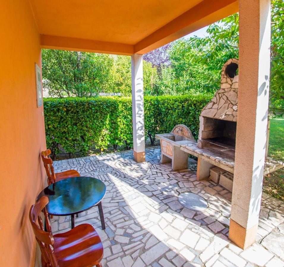 Holiday Home Narona โมสตาร์ ภายนอก รูปภาพ