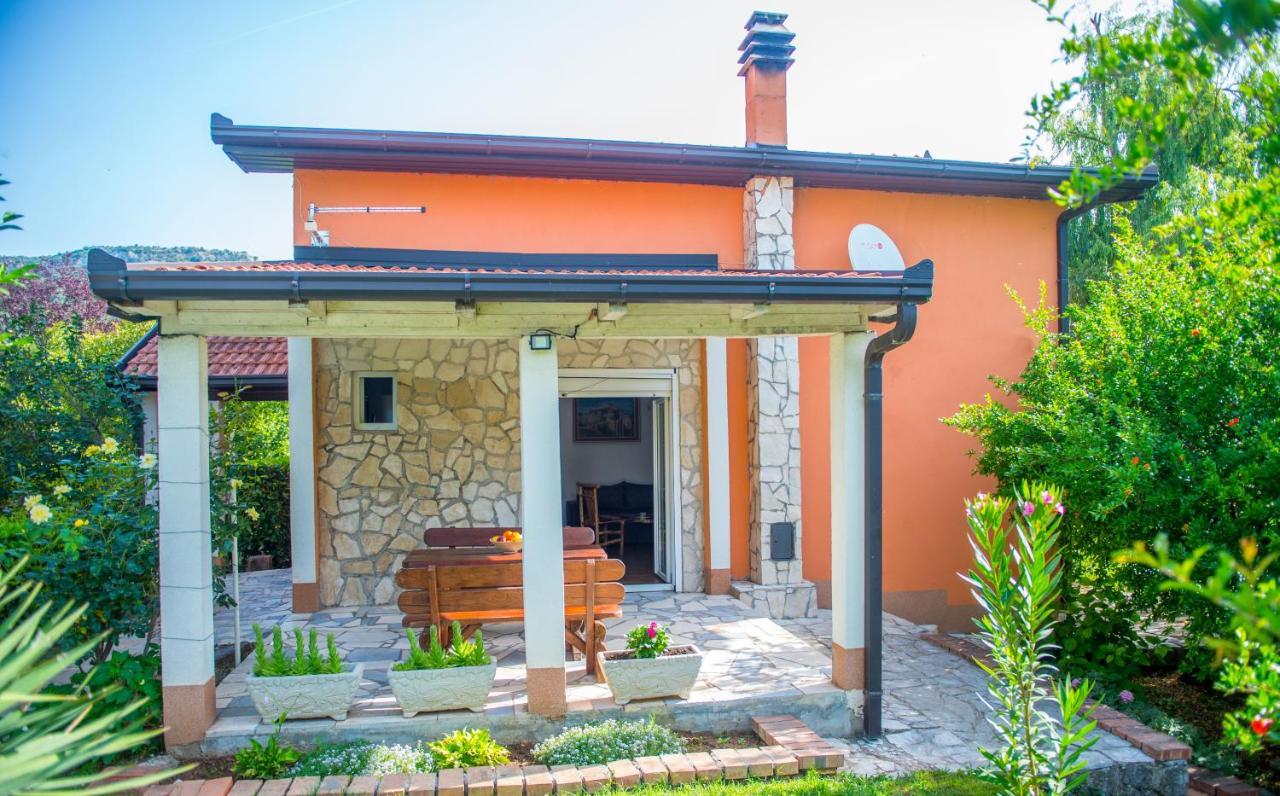 Holiday Home Narona โมสตาร์ ภายนอก รูปภาพ